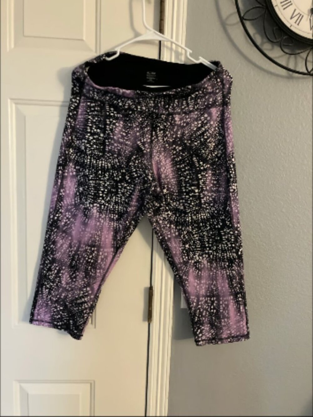 Champion Brand Size XXL Capri Workout Pants